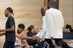 NBA雄鹿vs热火_NBA雄鹿vs热火实时直播_NBA雄鹿vs热火高清流畅观看